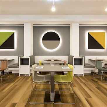 43 Station Hotel